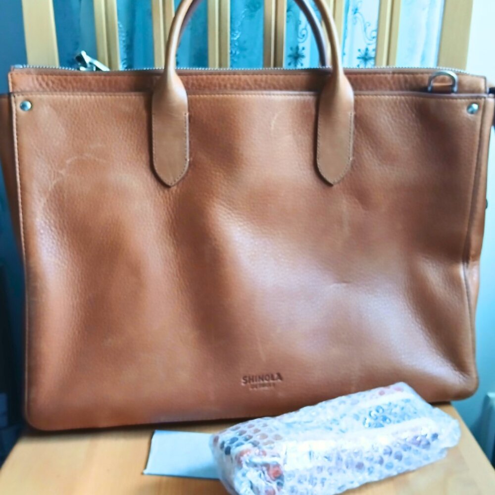 Shinola Slim Traveler Brief Tan Soft Leather NWOT Briefcase 15' Laptop Pocket